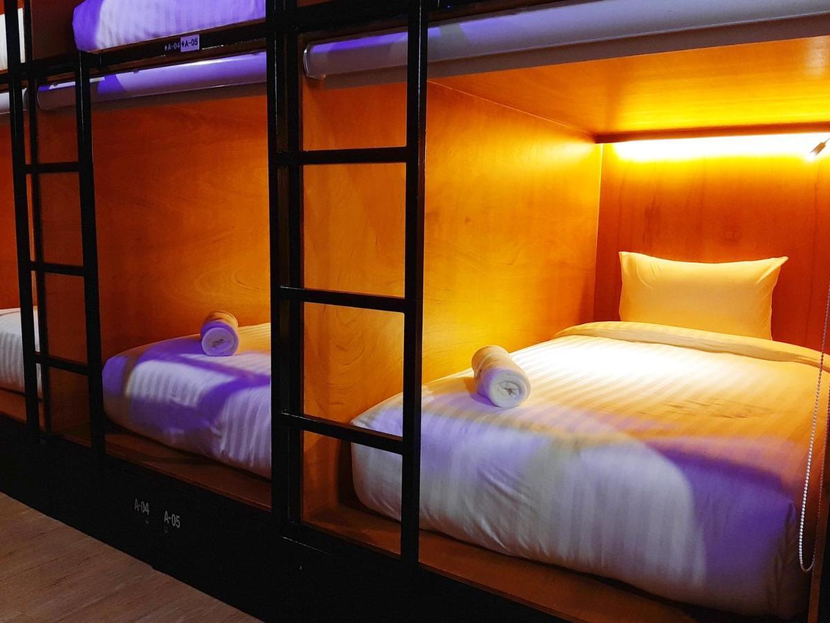 Gn Capsule Hostel Patong Экстерьер фото